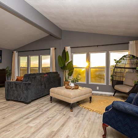 Magnificent & Tranquil Home, Mountain Views , 8 Mins To Casinos & River, Fire Pit, Bbq Bullhead City Exterior photo