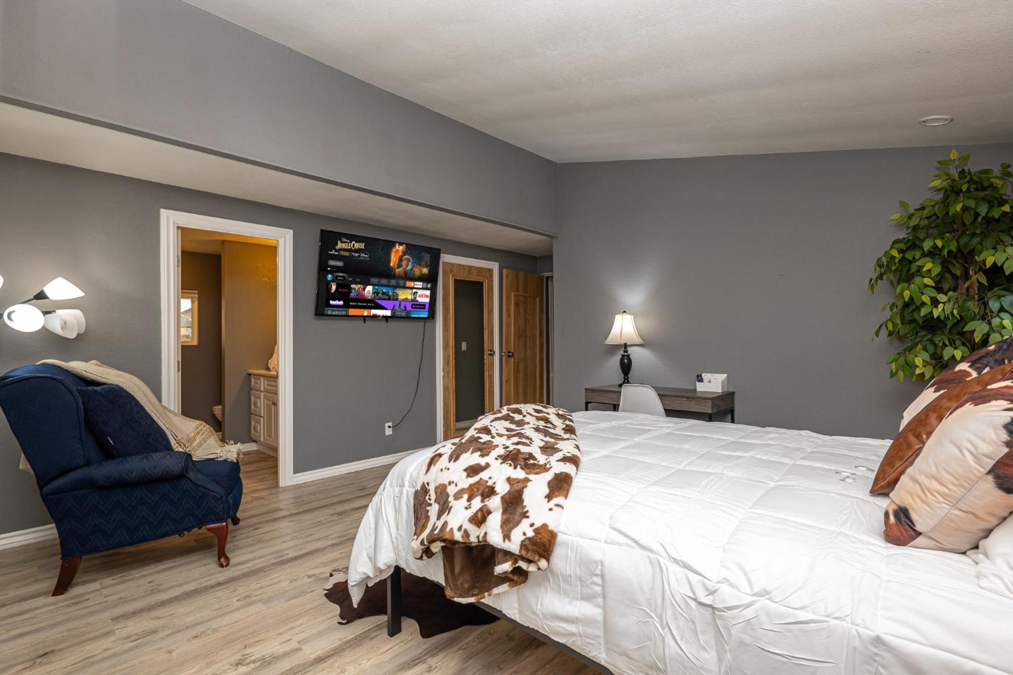 Magnificent & Tranquil Home, Mountain Views , 8 Mins To Casinos & River, Fire Pit, Bbq Bullhead City Exterior photo