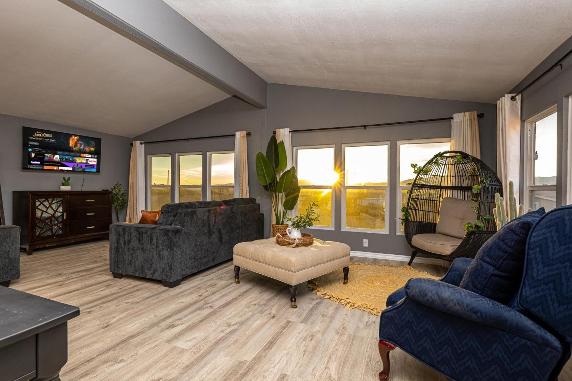 Magnificent & Tranquil Home, Mountain Views , 8 Mins To Casinos & River, Fire Pit, Bbq Bullhead City Exterior photo